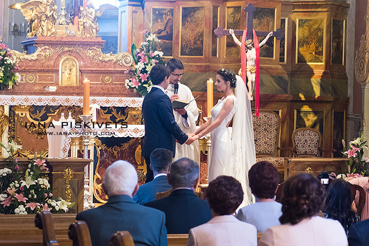 Reportaż ślubny z kościoła ceremonia w kościele św. Anny na placu Zamkowym w Warszawie fotograf ślubny na ślub i wesele plener ślubny w Warszawie Sesje zdjęciowe portretowe Warszawa fotoksiążka ślubna fotografia artystyczna artystyczne zdjęcia Reportaż ze ślubu i wesela Fotograf ślubny Warszawa, najlepszy fotograf ślubny w Warszawie. Zapraszam na reportaż ślubny z kościoła św. Anny, przygotowania, ślub kościelny, wesele, sesje zdjęciowe plenerowe, zdjęcia w plenerze, sesja zdjęciowa plenerowa, fotoksiążka ślubna z kościoła foto książka ze ślubu i wesela.