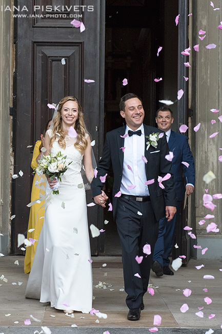 Ceremonia Ślubna Fotograf ślubny Warszawa. Najlepszy fotograf ślubny w Warszawie. Zapraszam na reportaż ślubny, przygotowania, ślub kościelny, wesele. Sesja plenerowa w Łazienkach Królewskich! Parafia pw. Wszystkich Świętych w Warszawie Ślub w deszczowej pogodzie. Profesjonalna, kreatywna fotografia ślubna. 100% gwarancja zdjęć na najwyższym poziomie artystycznym i technicznym. Gratis poradnik jak pięknie wyjść na zdjęciach ślubnych i na co zwrócić uwagę przy organizacji ślubu. Zdjęć ślubnych nie można powtórzyć!