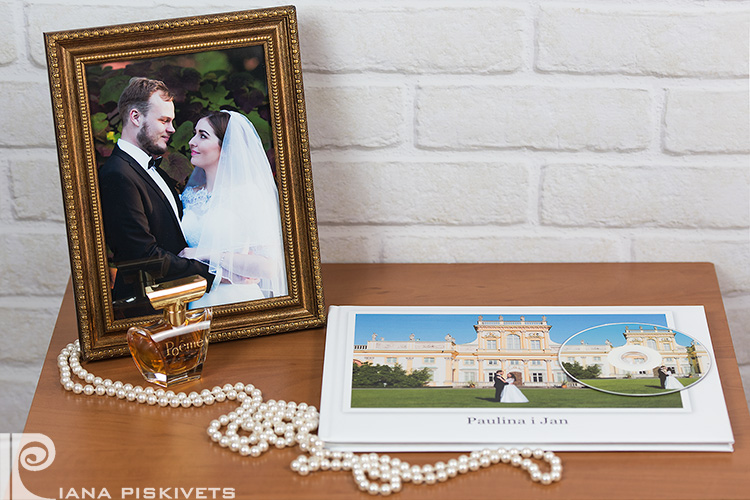 Exclusive wedding photo book, photo album of your wedding, church ceremony, marriage registration. What does a wedding photo book look like? How much does a photo book cost? Cost of a photo book. Wedding photo report Wedding photographer in Warsaw Poland 