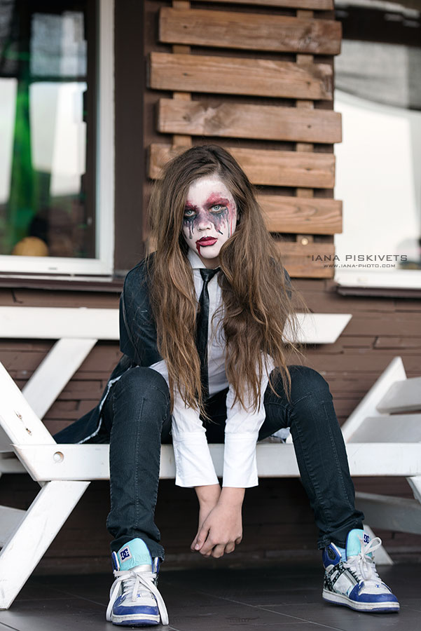 Photoshoot in the style of Halloween Photographer in Warsaw Halloween is one of the brightest holidays. Most of you begin to make preparations for the “most terrible night” in advance, selecting a party costume, makeup and hairstyle. Your efforts should n