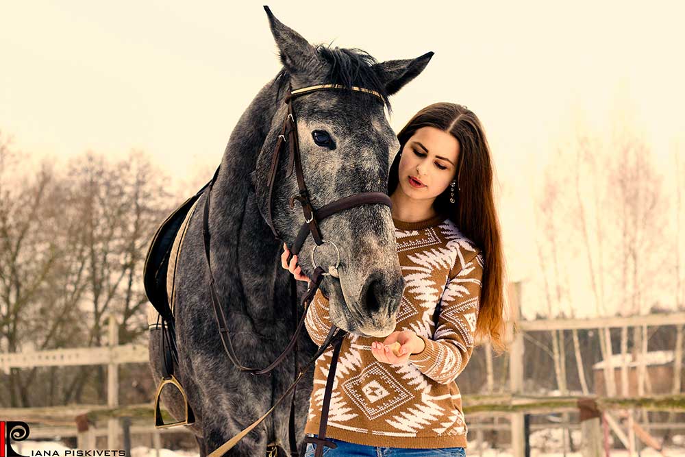 Romantic horse photo shoot in Warsaw. I have a strange urge to do a photoshoot with horses. Horses are just beautiful. These are some of the photos with my beautiful percheron. What a majestic horse, what to wear for your winter equine photoshoot.  Photo session with horses is not only positive impressions from communication with noble animals, but also memory of these moments captured on the photograph. If you want to have a photo of yourself sitting astride a horse, I invite you to photo session with horses. The program is also relevant for those who want to join unusual, original and romantic photos to their photo collection.  I have a strange urge to do a photoshoot with horses. Horses are just beautiful. These are some of the photos with my beautiful ... If you want family photo session or a photo session with pets  - please call or email me.  Photographer in Warsaw  To order a photo session, please write or call me. Together we’ll get an interesting idea for a photo session and discuss all the necessary details. Save your memories in your photo album. Order a photo session which would be an unusual gift for yourself, your family, children or loved ones. 