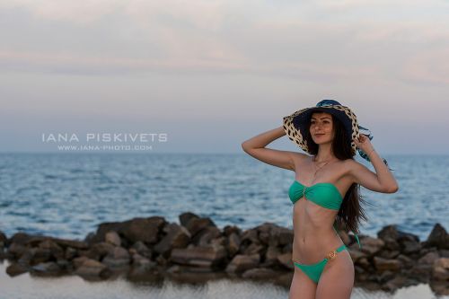 Summer, the sun and the beach are perfect time of year and place for a marvellous and stunning photo shoots on the beach. Photos of seminude girls against the sea are very spectacular. During this photo shoot you can make very beautiful romantic photos, t