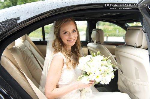 Professional wedding photographer in Warsaw Photo shoot of wedding, wedding ceremony in church, baptism in church: offer and prices Wedding photo shoot in a spring park, high-quality wedding photos for your photo album, manufacture of a wedding photo book