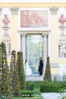 Bajkowa sesja ślubna nad Wisłą. Fotografia Ślubna Warszawa. Plener ślubny w lesie. Sesja ślubna na łonie natury. Sesja ślubna nad jeziorem. Plener w sadzie. Fotograf ślubny, dobry fotograf ślubny Kraków, reportaż ślubny, najlepszy fotograf ślubny Warszawa