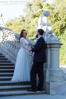 Professional wedding photographer in Warsaw Photo shoot of wedding, wedding ceremony in church, baptism in church: offer and prices Wedding photo shoot in a spring park, high-quality wedding photos for your photo album, manufacture of a wedding photo book