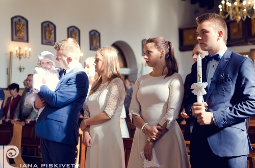 Reportaż z Chrztu Świętego - Chrzest święty Piaseczno Warszawa Polska Najlepszy Fotograf na Chrzest w Warszawie, Zdjęcia z Chrzcin, chrzest święty, chrzciny, fotografia chrzcin, Fotografuję chrzty na terenie Warszawy, fotografowanie na chrzcinach Warszawa