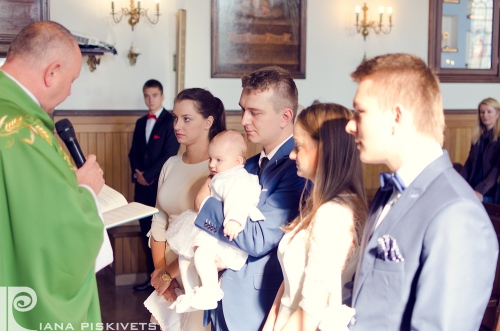 Photographer child and family baptism.