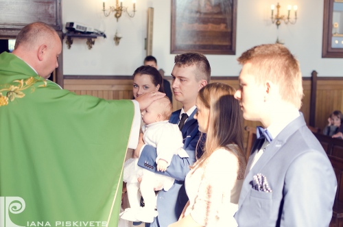 Photographer child and family baptism.