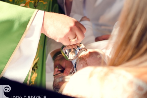 Photographer child and family baptism.