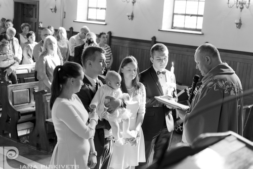 Photographer child and family baptism.