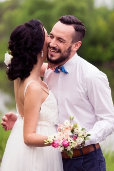 Traditional wedding photo session in the park