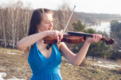 Photographer in Warsaw, ideas for photo shoots with violin