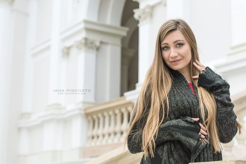 Фотограф Варшава бізнес-портрет. Місця для фотосесій в Варшаві, головний корпус Політехніки Варшавської, ідеї для фотосесії, фотограф Варшава. Фотографії красивої дівчини. Фотосесія в Польщі.